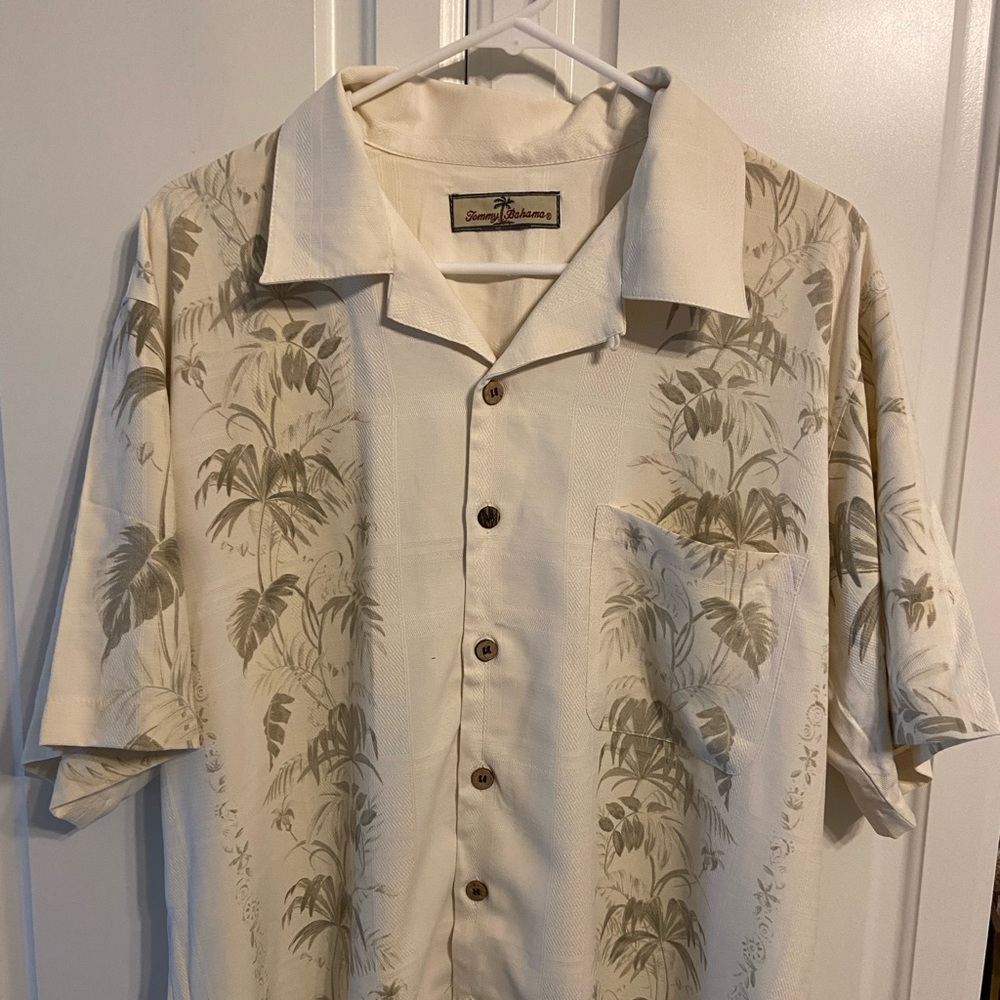Tommy Bahamas M silk shirt